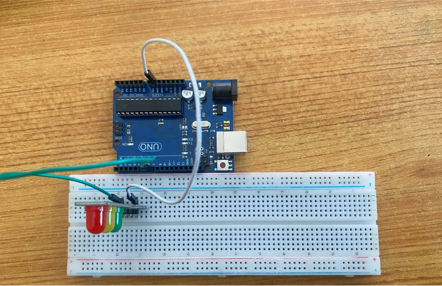 Trafic Light fixed on breadboard