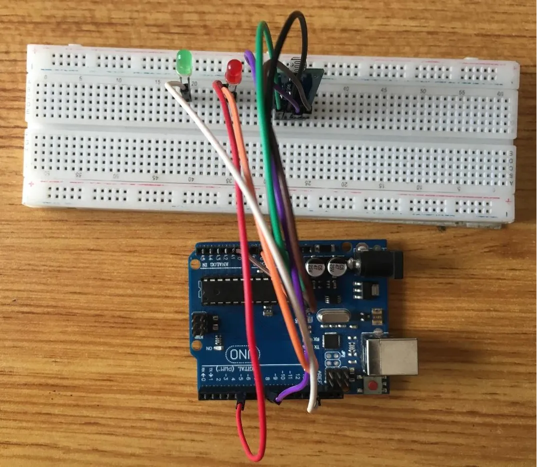 Red wire fixed on breadboard