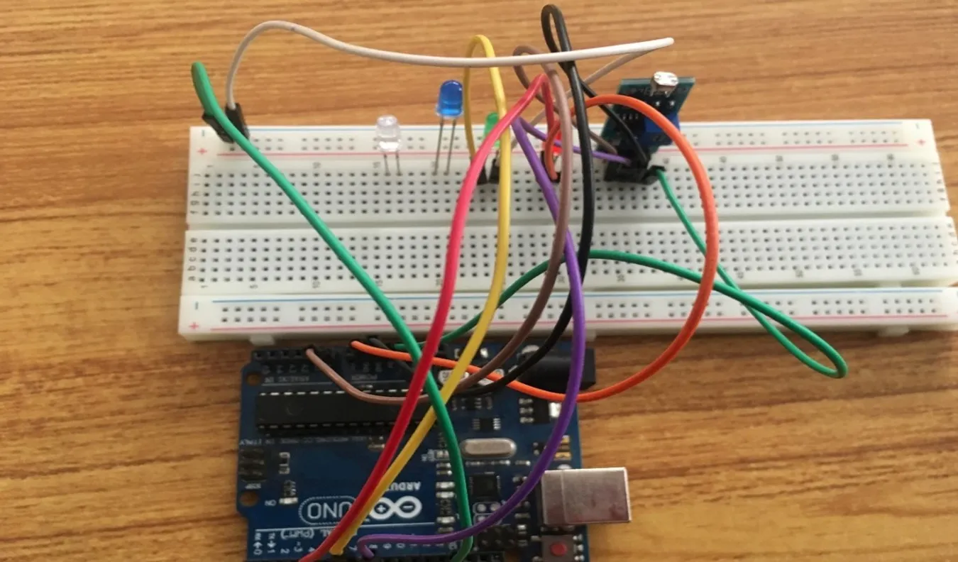 Yellow wire fixed on breadboard