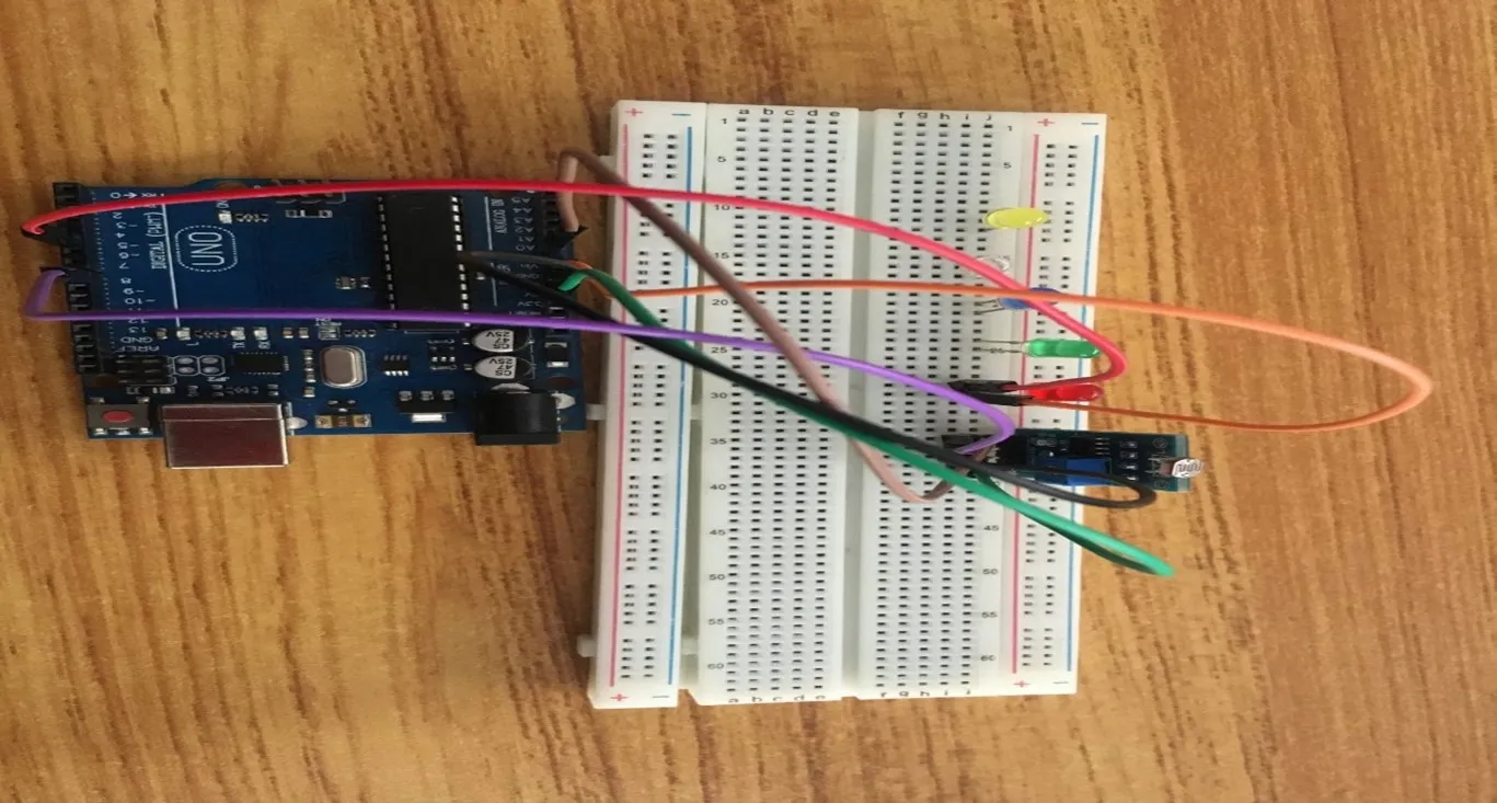Red wire fixed on breadboard