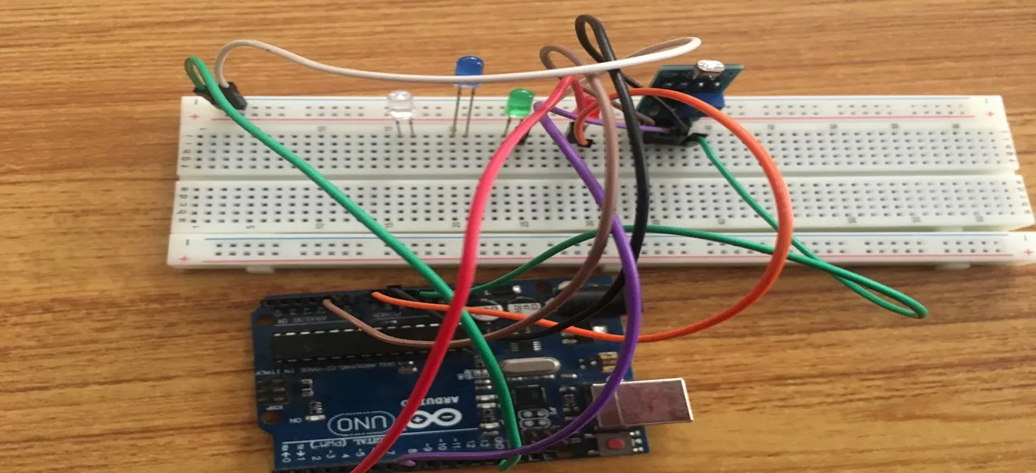 White wire fixed on breadboard