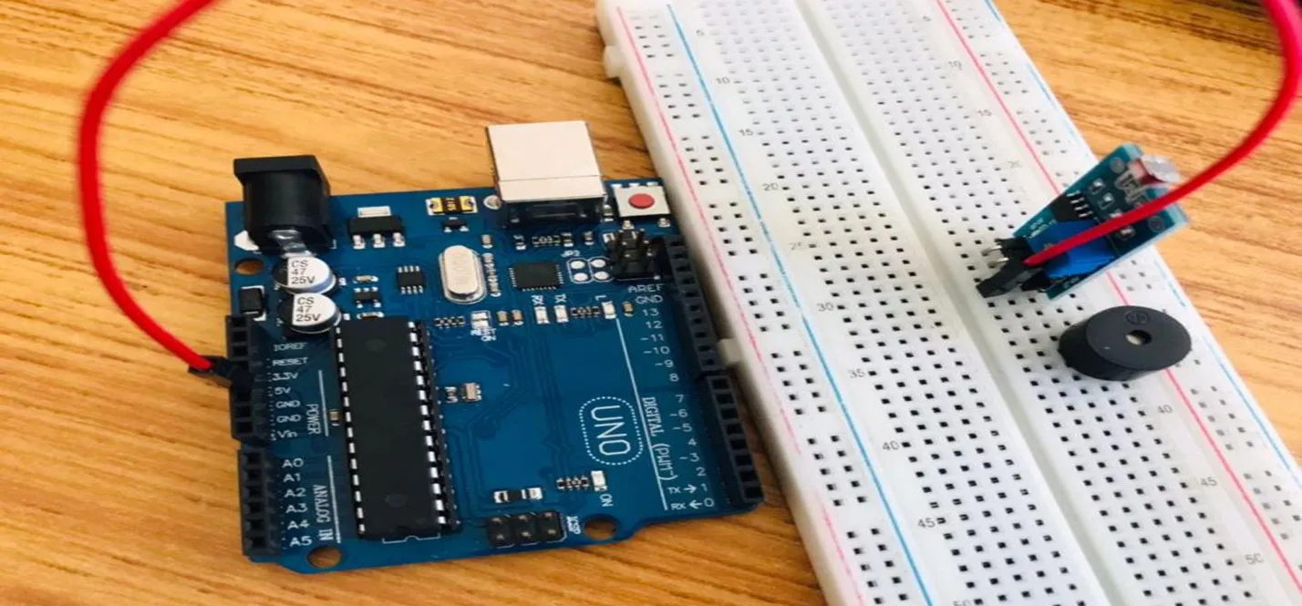 Red wire fixed on breadboard