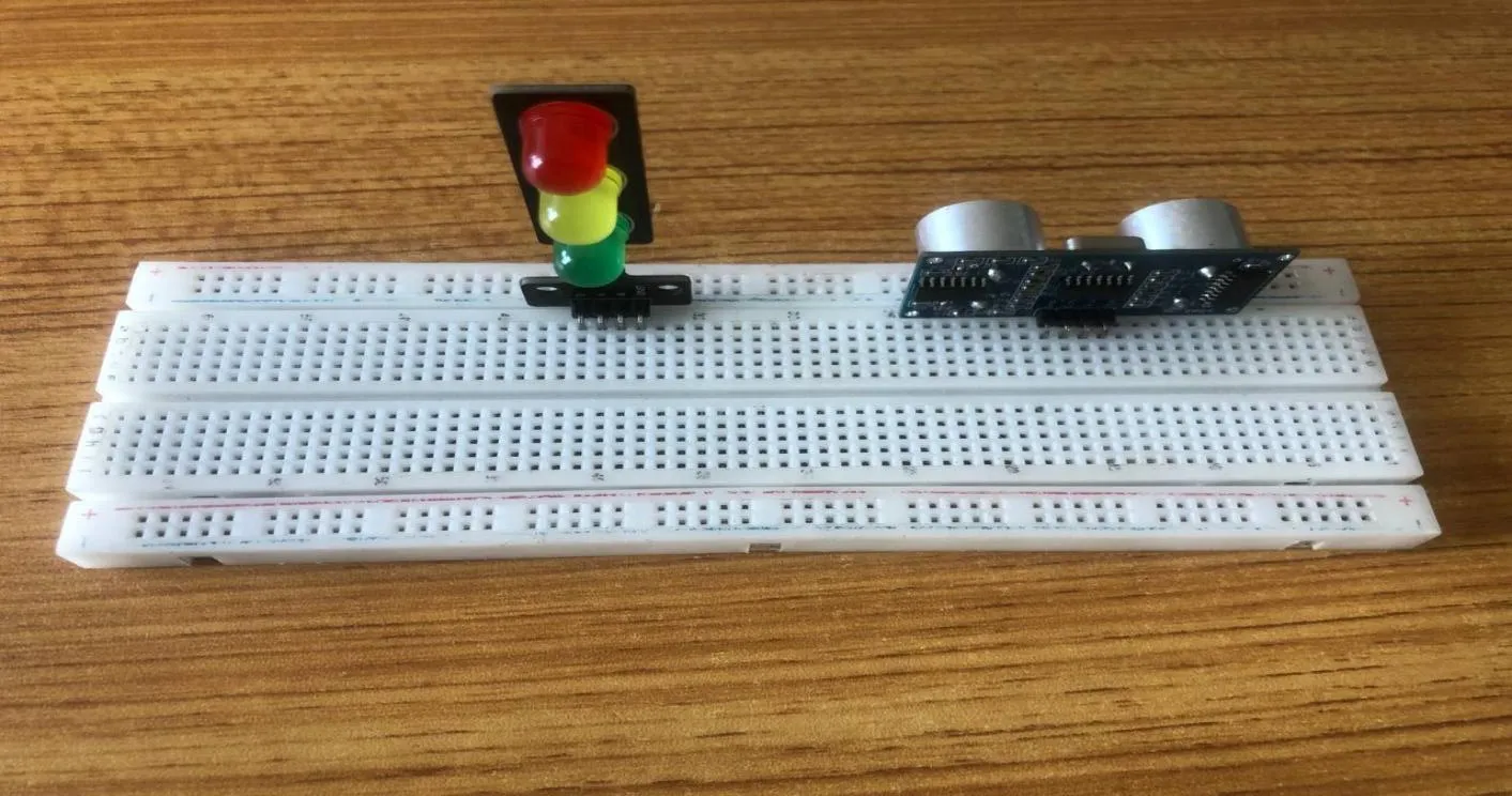Mount the Traffic Light on the Breadboard